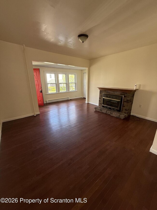 Building Photo - 1042 Taylor Ave