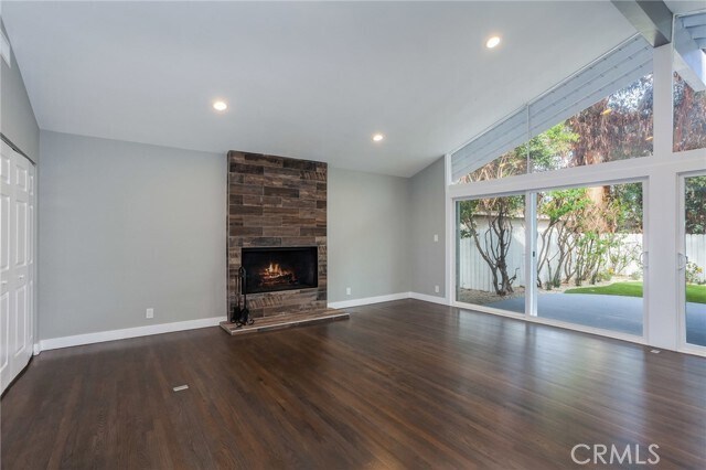 Building Photo - 16231 Moorpark St