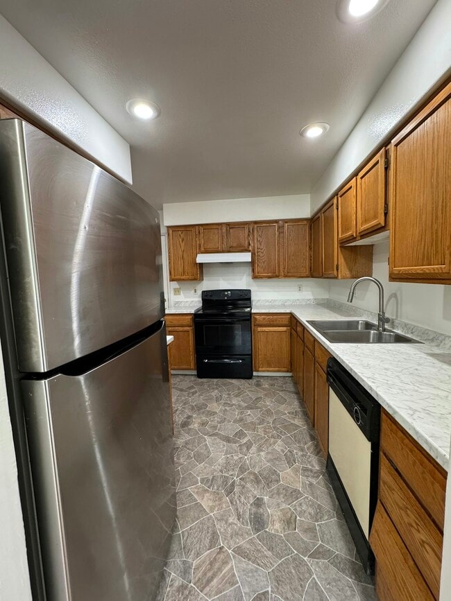 Building Photo - 9 76th St SE