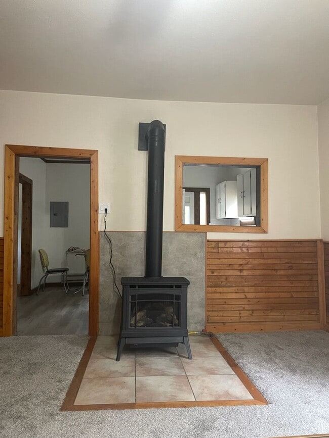 Building Photo - Cute One Bedroom Single Family Home in Oak Creek, CO