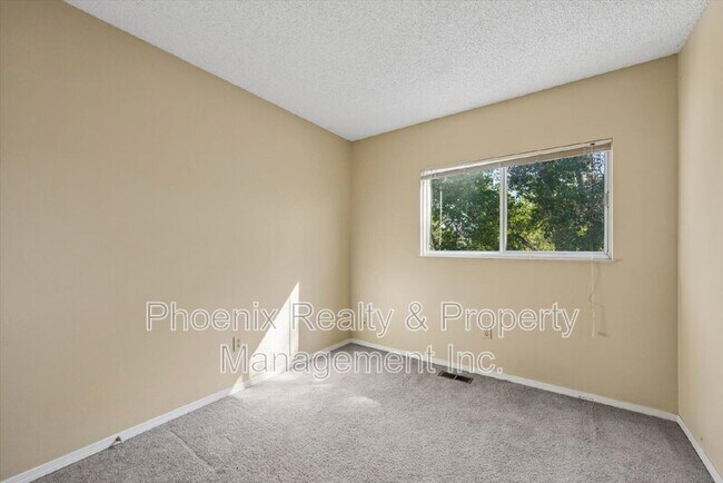 Building Photo - 214 S Tyler Ave