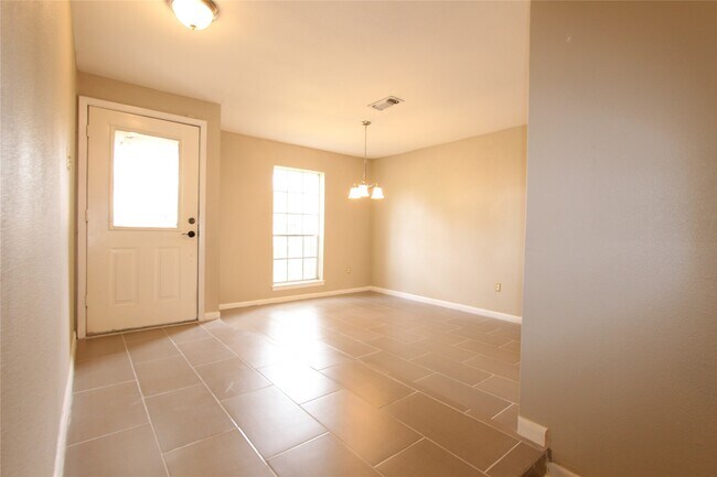 Building Photo - 3111 Long Meadow Dr