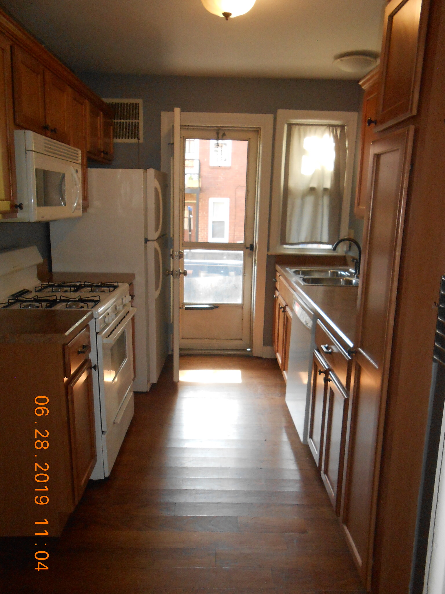 Kitchen - 1343 Ida Ave