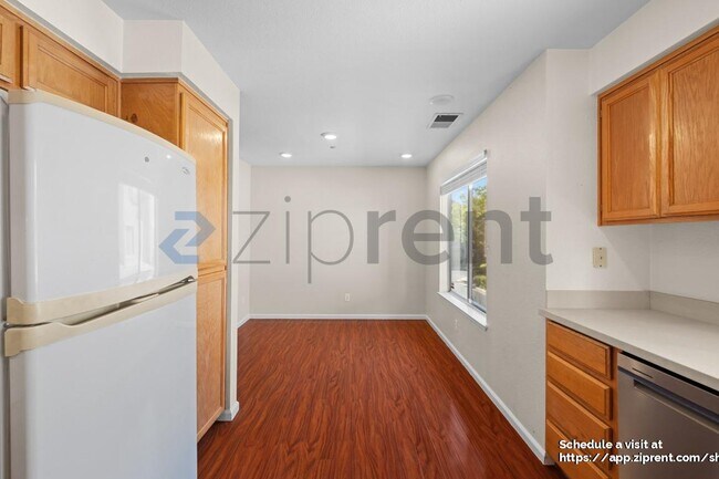 Building Photo - 1228 Albacore Terrace