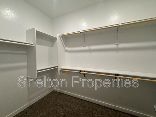Building Photo - 4027 S 96th Dr