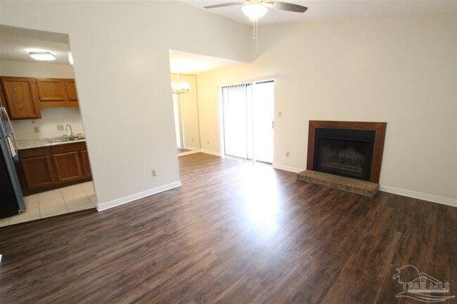 Building Photo - 9345 Chisholm Rd