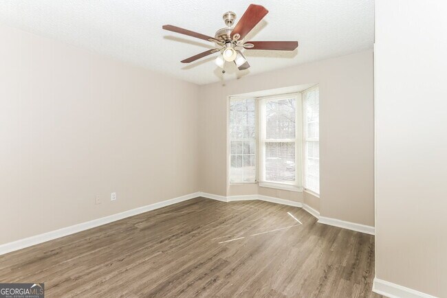 Building Photo - 429 Azalea Dr