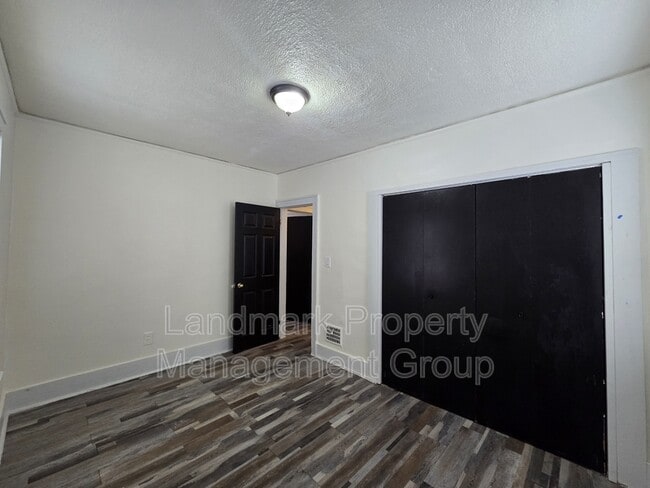 Building Photo - 14400 Rutherford St