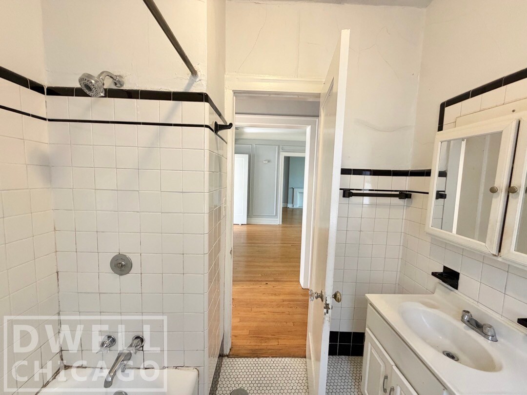 Building Photo - 741 Judson Ave