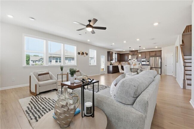 Building Photo - 8820 Shipton Cir