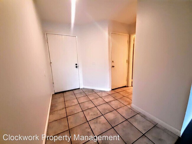 Building Photo - 3 br, 2.5 bath House - 2242 Loggers Ln