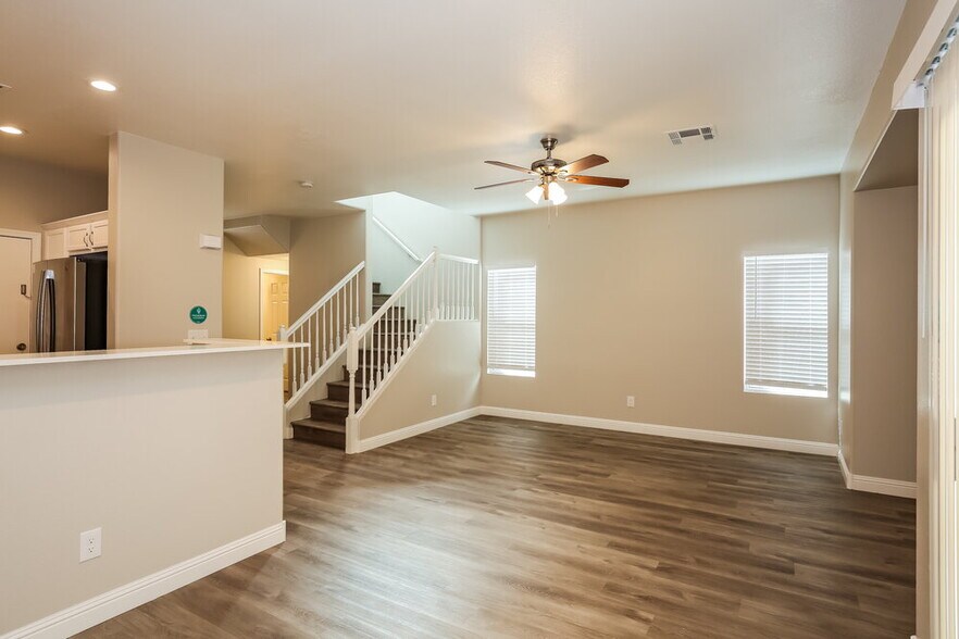 Building Photo - 1022 Shades End Ave