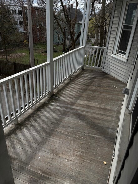 Building Photo - 7 Lowell Cir