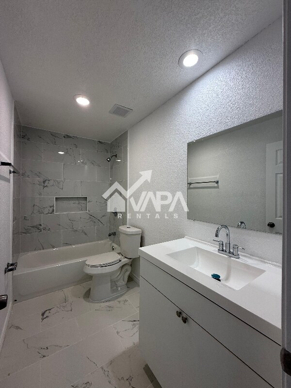 Building Photo - 6115 Lake Kemp St