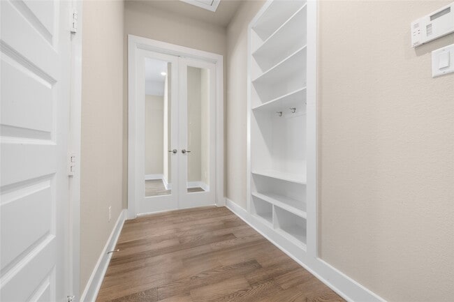 Building Photo - 24815 Pavonia Lake Ln