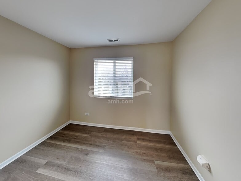 Building Photo - 3103 Meadowsedge Ln