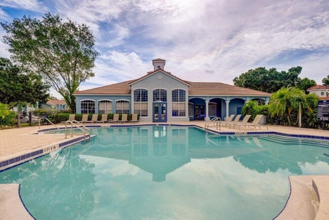 Building Photo - Royal St. George at the Villages Apartment Homes