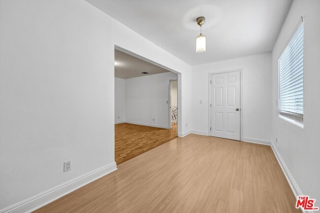 Building Photo - 4421 Prospect Ave