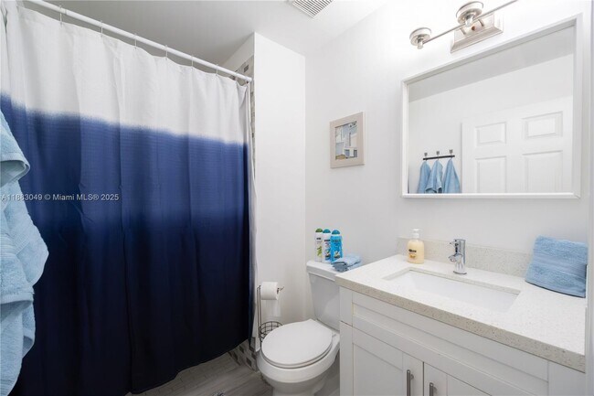 Building Photo - 1194 Hyacinth Pl