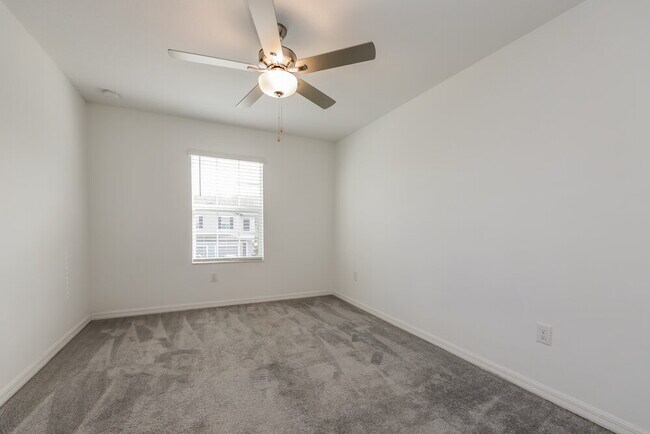 Building Photo - 2133 Great Sapphire Ln