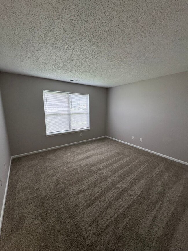Building Photo - 644 Springtree Lane