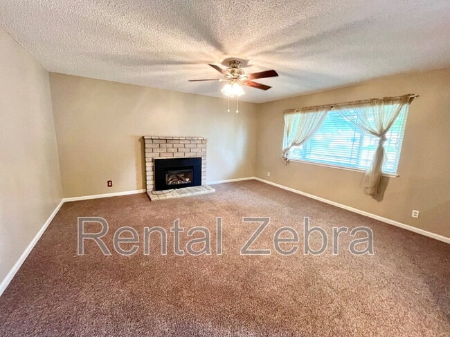 Building Photo - 2661 Hoover Ct