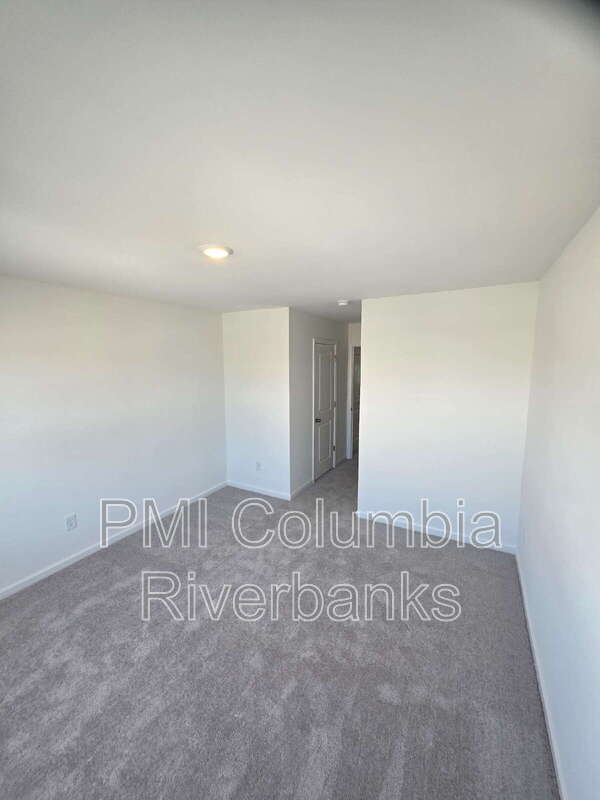 Building Photo - 559 Marcus Wy