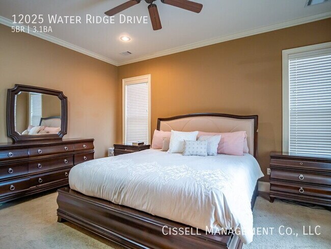 Building Photo - 12025 Water Ridge Dr