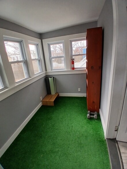 Sunroom - 17 Thomas St