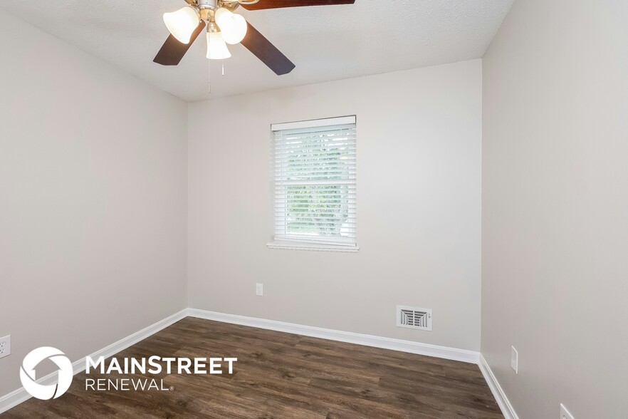 Building Photo - 5911 Carmelwood Cir
