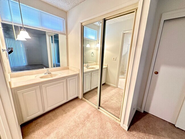 Building Photo - Beautiful 4 bedroom in Pleasanton