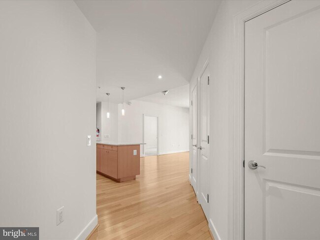 Building Photo - 2425 L St NW