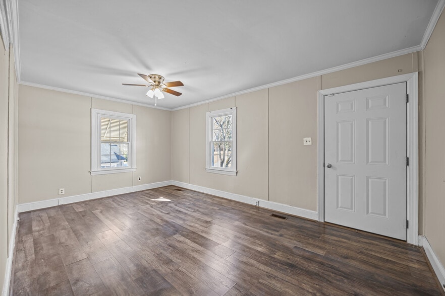 Livingroom - 203 Spring St