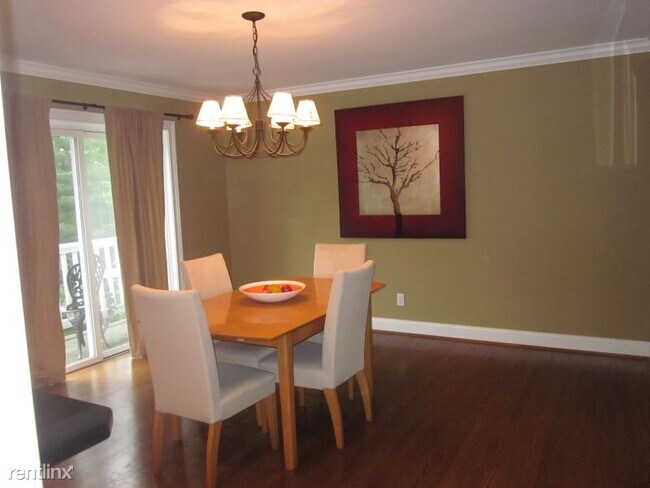 Building Photo - 3670 Ashworth Dr