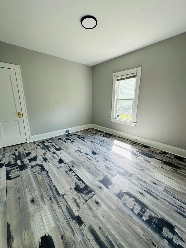 Building Photo - 4014 Cypress Ave