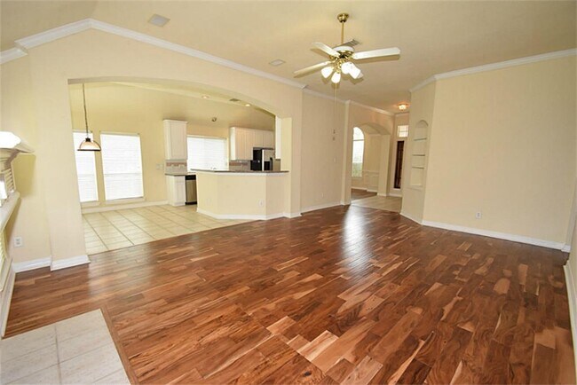Building Photo - 12106 Laguna Pointe Ln