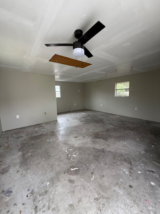 Building Photo - 4617 Cobblestone Ln