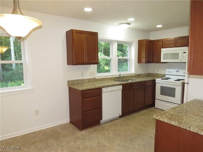 Building Photo - 6424 N Ridge Rd