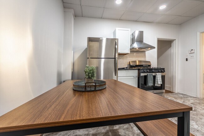 Building Photo - 519 N Euclid Ave