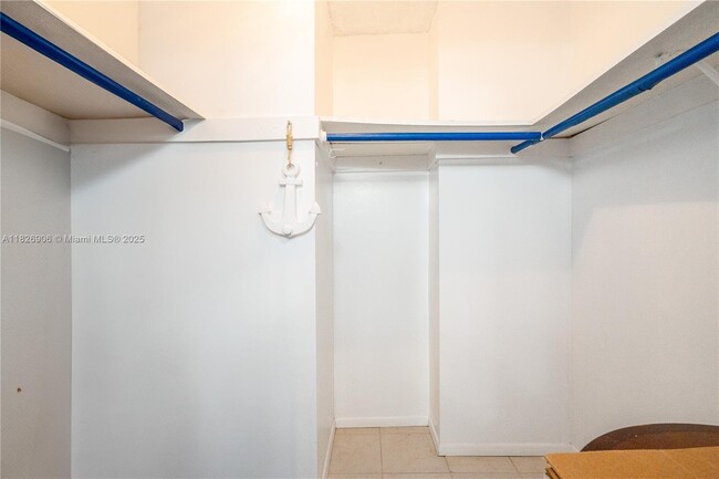 Building Photo - 18081 Biscayne Blvd