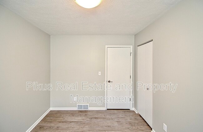 Building Photo - 593 Baldwin Rd