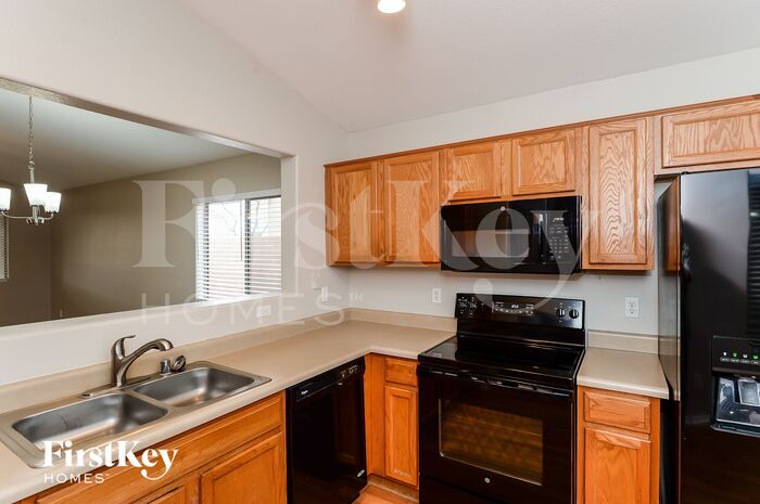 Building Photo - 2854 S Abbey