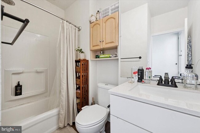 Building Photo - 3725 Lancaster Ave