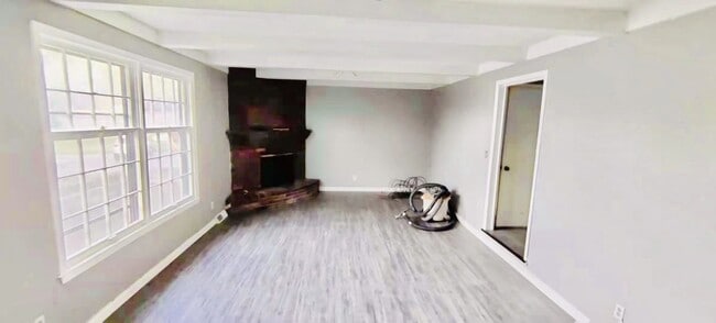 Building Photo - Corner Lot, Fenced yard, Large Master Suite