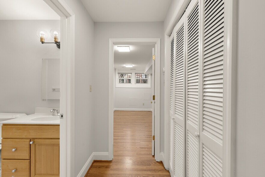 Building Photo - 1316 Irving St NW