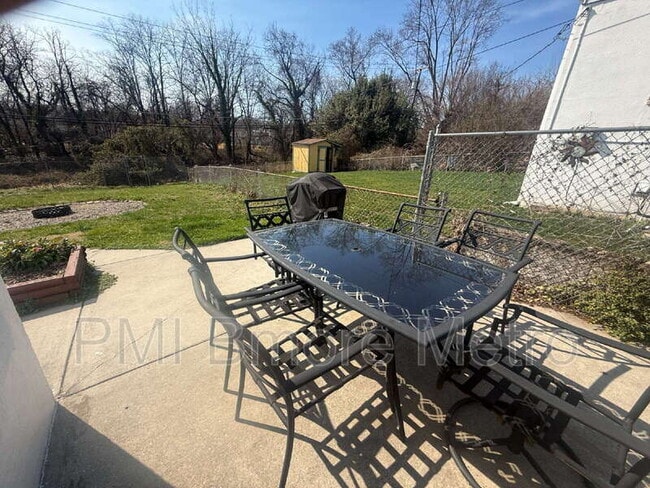 Building Photo - 602 Dale Ave