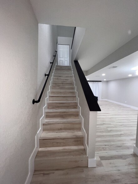 Building Photo - 4746 NW 89th Ave