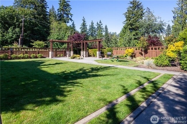 Building Photo - 2Bd/2.25Ba Lynwood Townhome