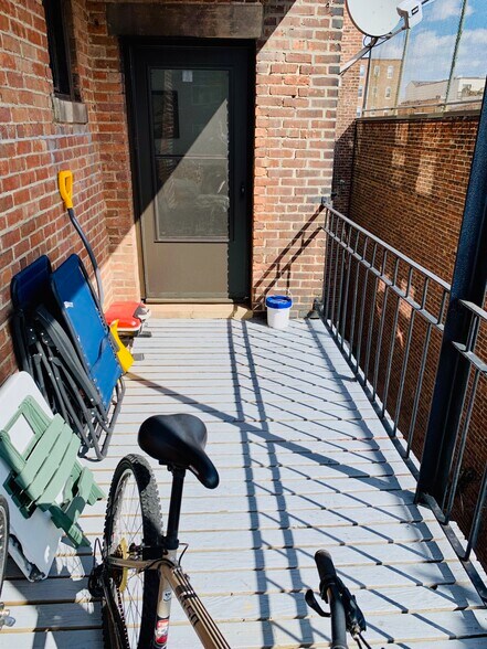 Building Photo - 11 Gorham St