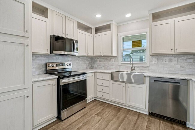 Building Photo - 1609 American Dr